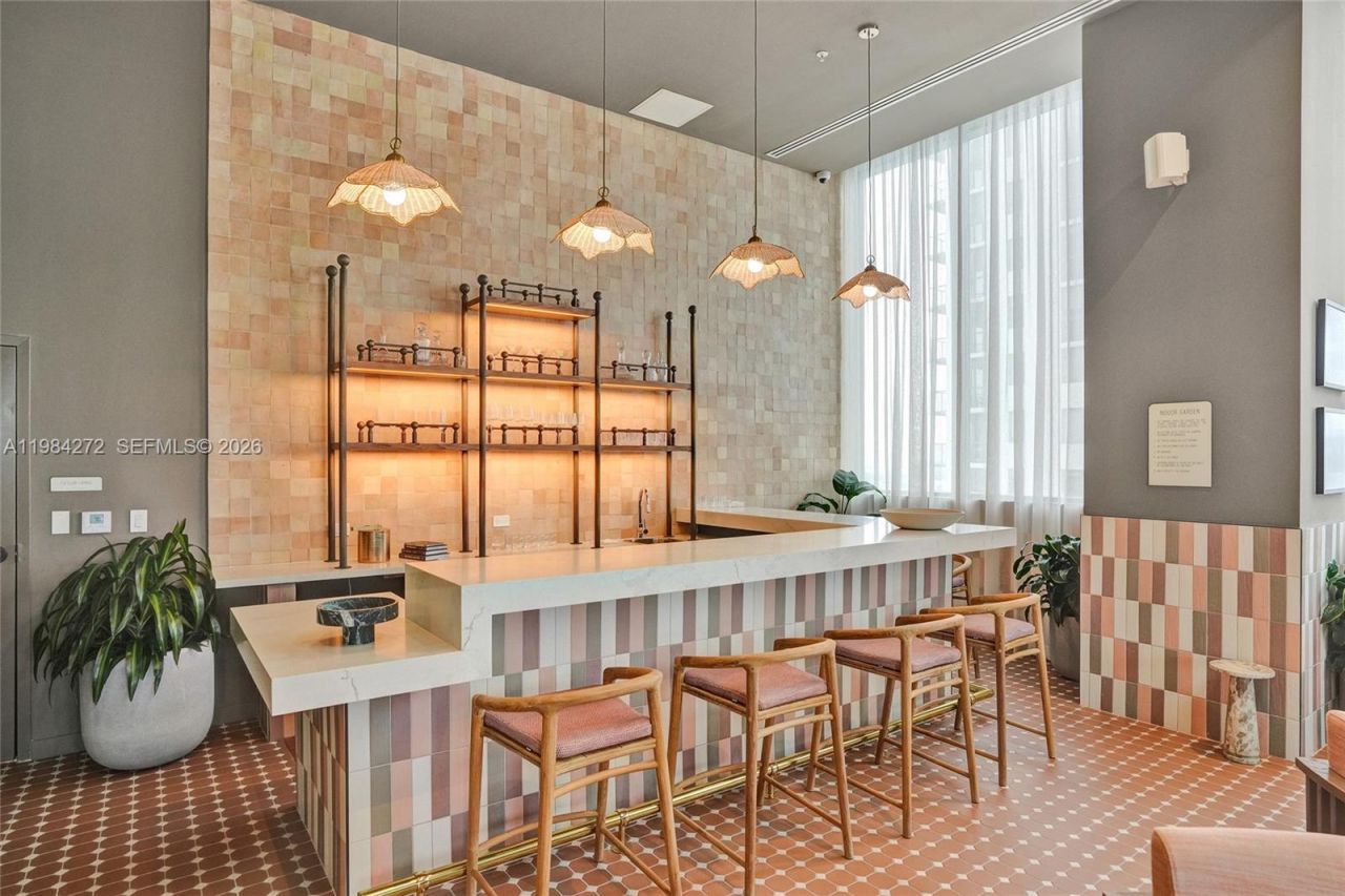 11 NE 6th , Unit 1403, Miami, FL 33132 Photo