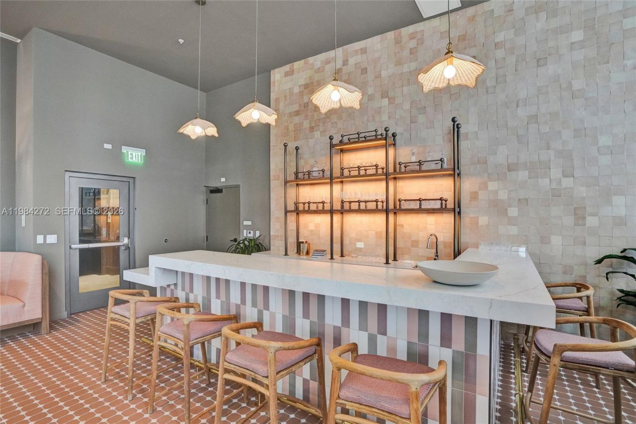 11 NE 6th , Unit 1403, Miami, FL 33132 Photo