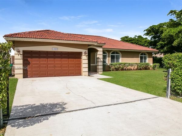 13233 SW 203 St , Miami, FL 33177