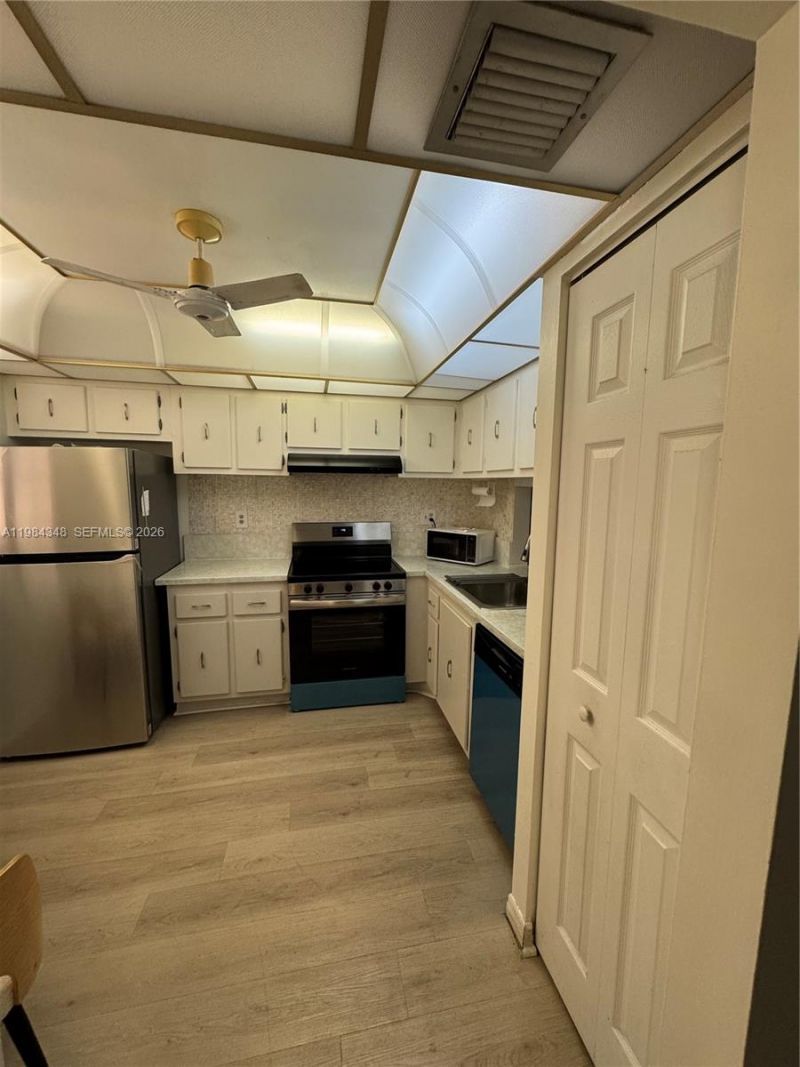 8810 W Mcnab Rd, Unit 203, Tamarac, FL 33321 Photo