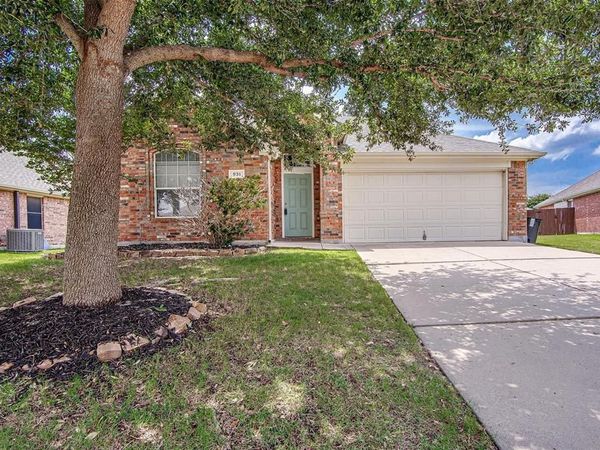 931 Hunter Lane, Burleson, TX 76028