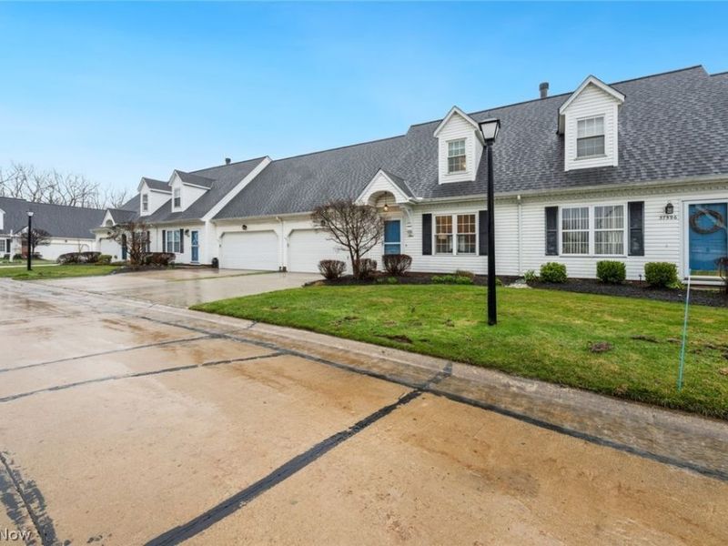 37608 Sturbridge Lane, Willoughby, OH 44094 Photo 4