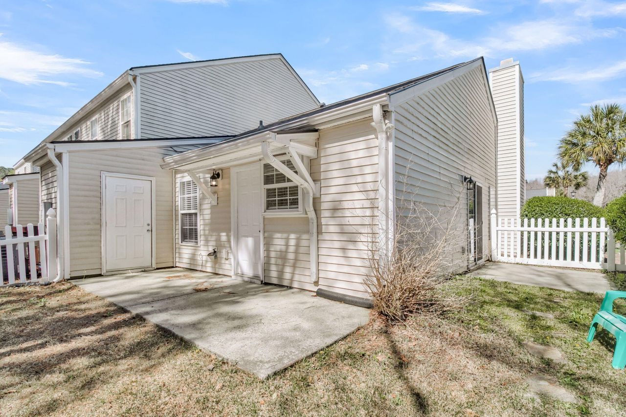 1315 Island Club Drive Photo 4