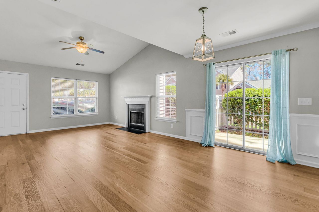 1315 Island Club Drive Photo 6