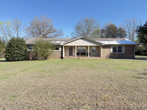 101 Royal Oak Dr , Winchester, TN 37398