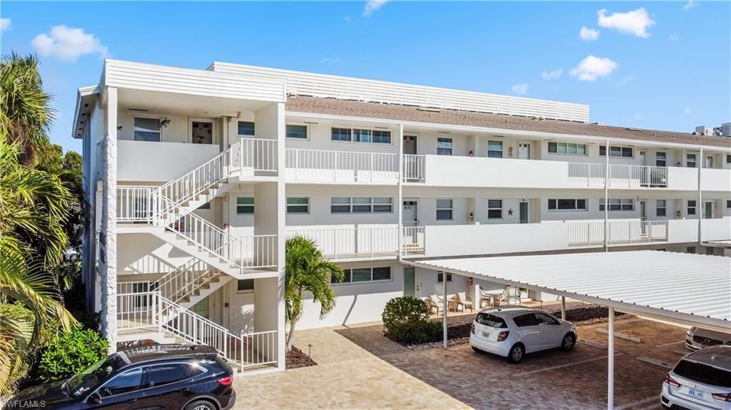 404 Broad Ave S, Unit H404, Naples, FL 34102 Photo