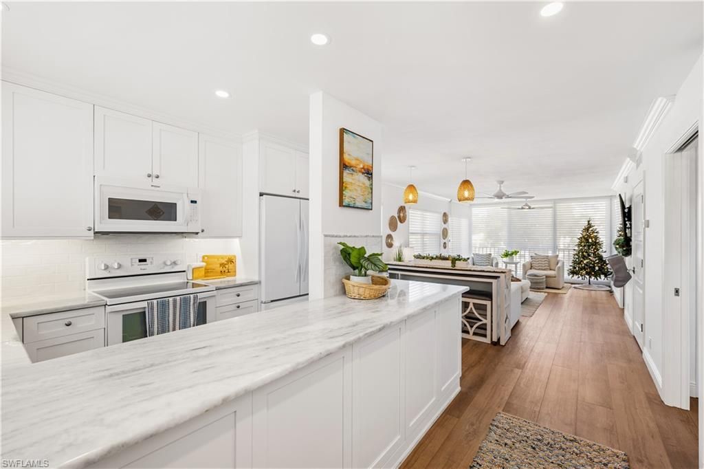 404 Broad Ave S, Unit H404, Naples, FL 34102 Photo