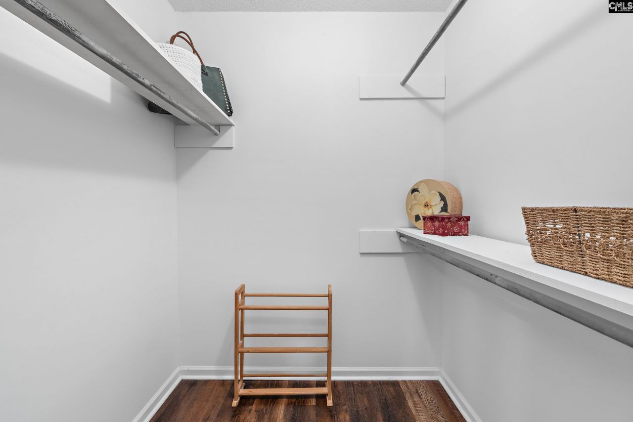 105 Thames Valley Court  Photo 15