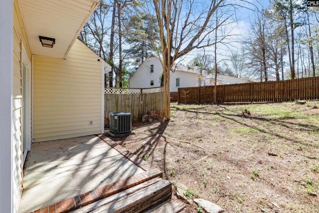 105 Thames Valley Court  Photo 20