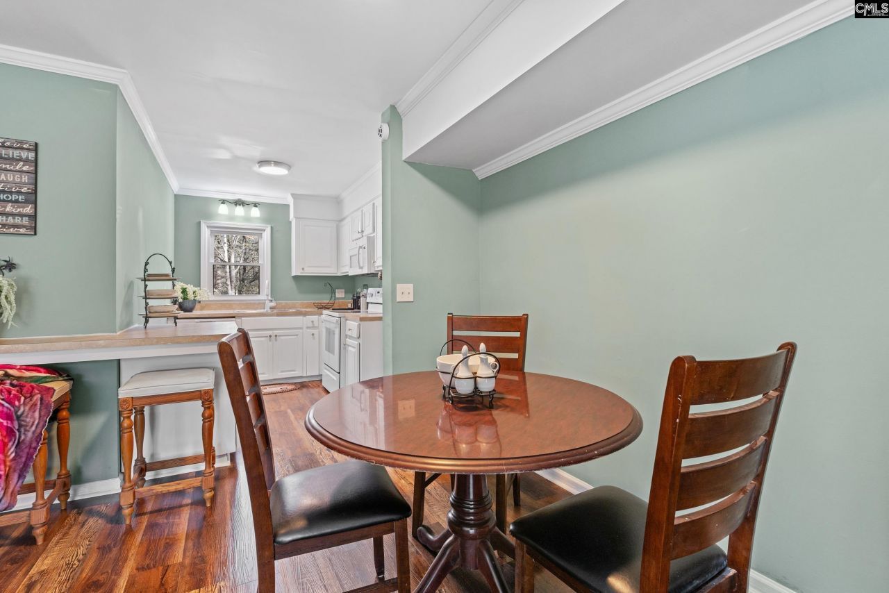 105 Thames Valley Court  Photo 6