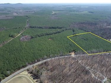 2B SANDERS CREEK RD , DILLWYN, VA 23936