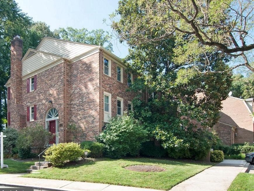 11400 Dorchester Lane, Rockville, MD 20852 Main Photo