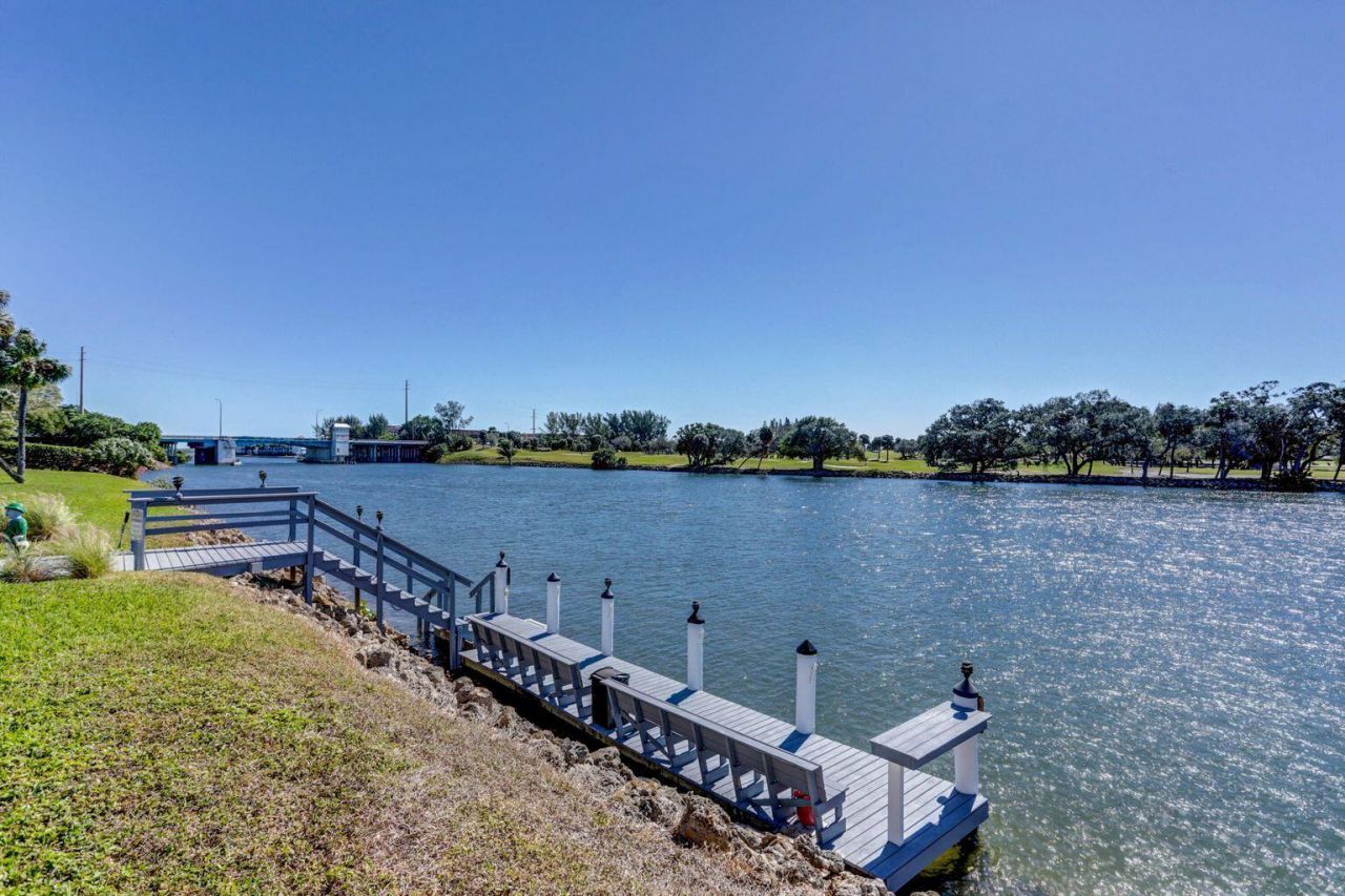 336 Golfview Road, Unit 203, North Palm Beach, FL 33408 Photo