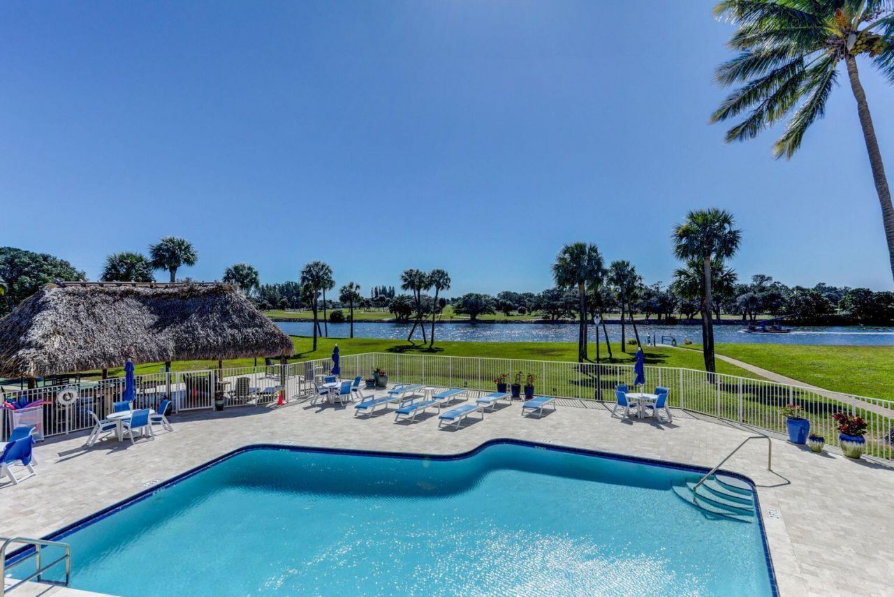 336 Golfview Road, Unit 203, North Palm Beach, FL 33408 Photo
