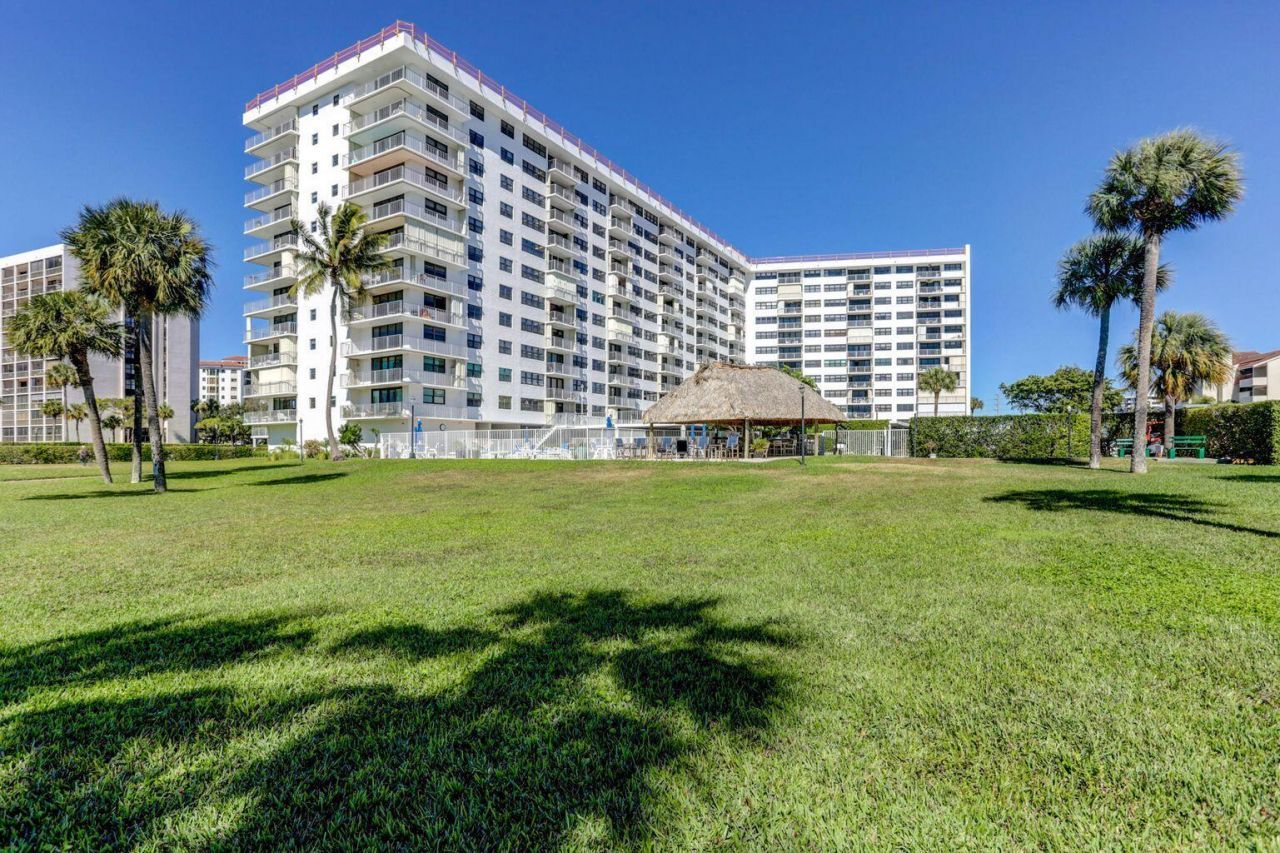 336 Golfview Road, Unit 203, North Palm Beach, FL 33408 Photo