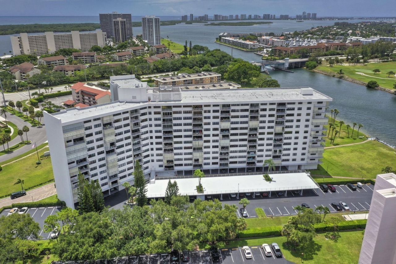 336 Golfview Road, Unit 203, North Palm Beach, FL 33408 Photo