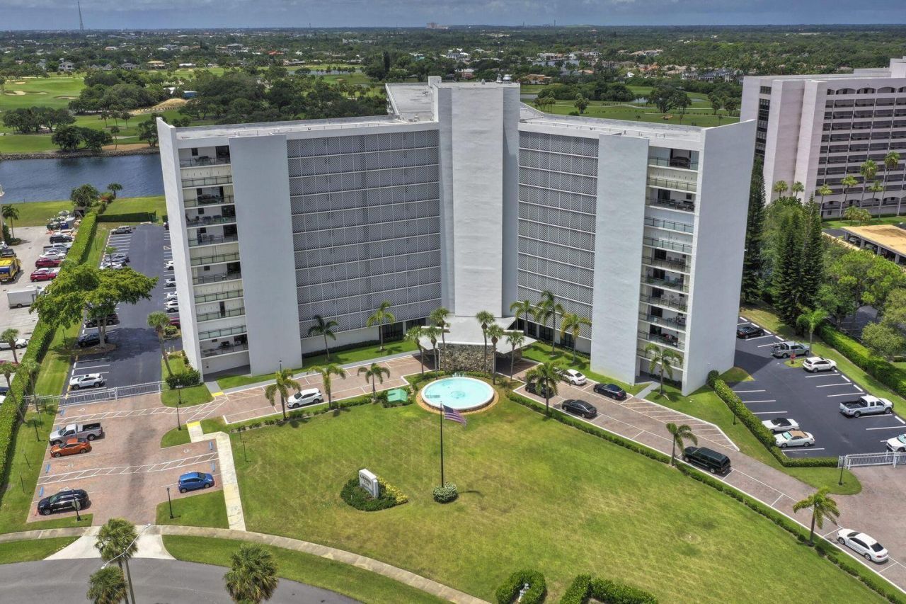 336 Golfview Road, Unit 203, North Palm Beach, FL 33408 Photo