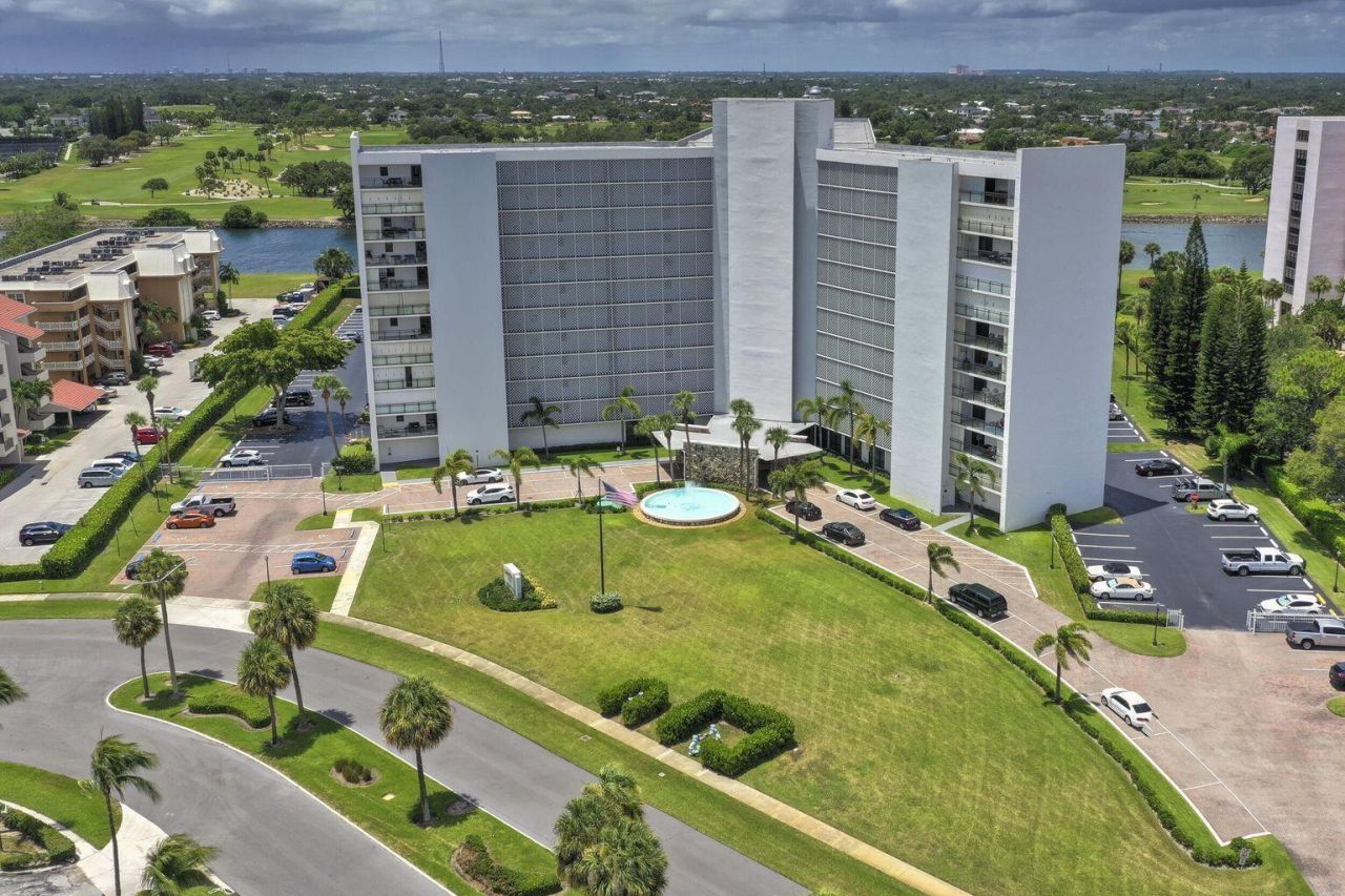 336 Golfview Road, Unit 203, North Palm Beach, FL 33408 Photo
