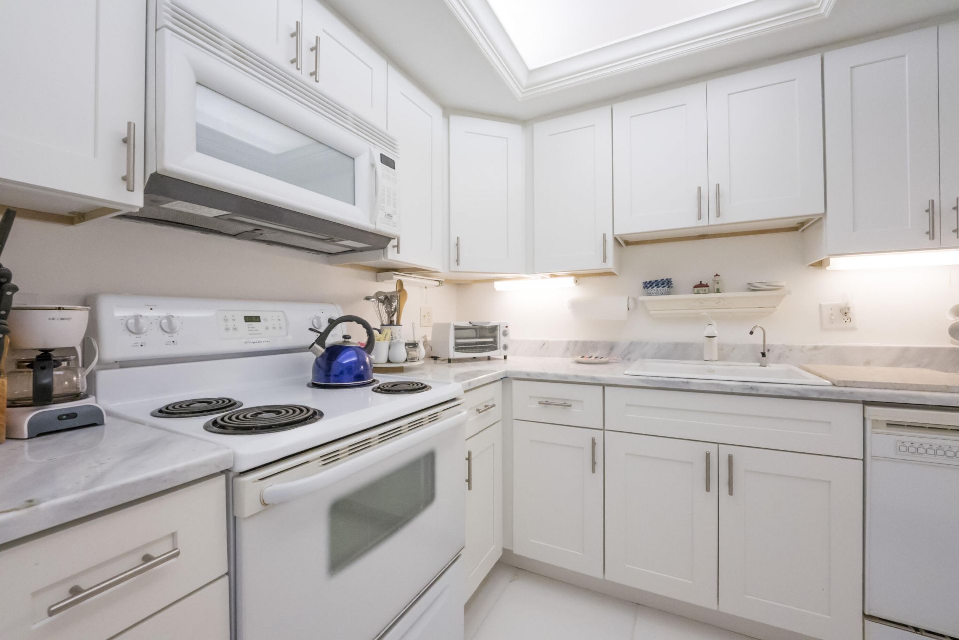 336 Golfview Road, Unit 203, North Palm Beach, FL 33408 Photo