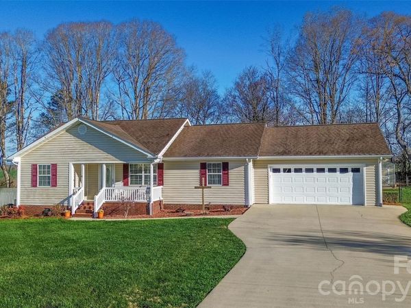 112 Chimney Ridge Lane, Statesville, NC 28625