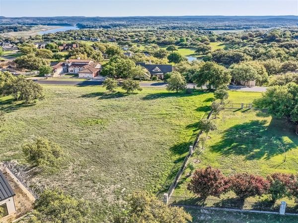 27209 Waterfall Hill PKWY, Spicewood, TX 78669