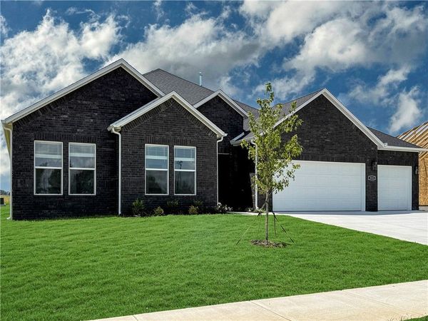 515 Renley Street, Tontitown, AR 72762