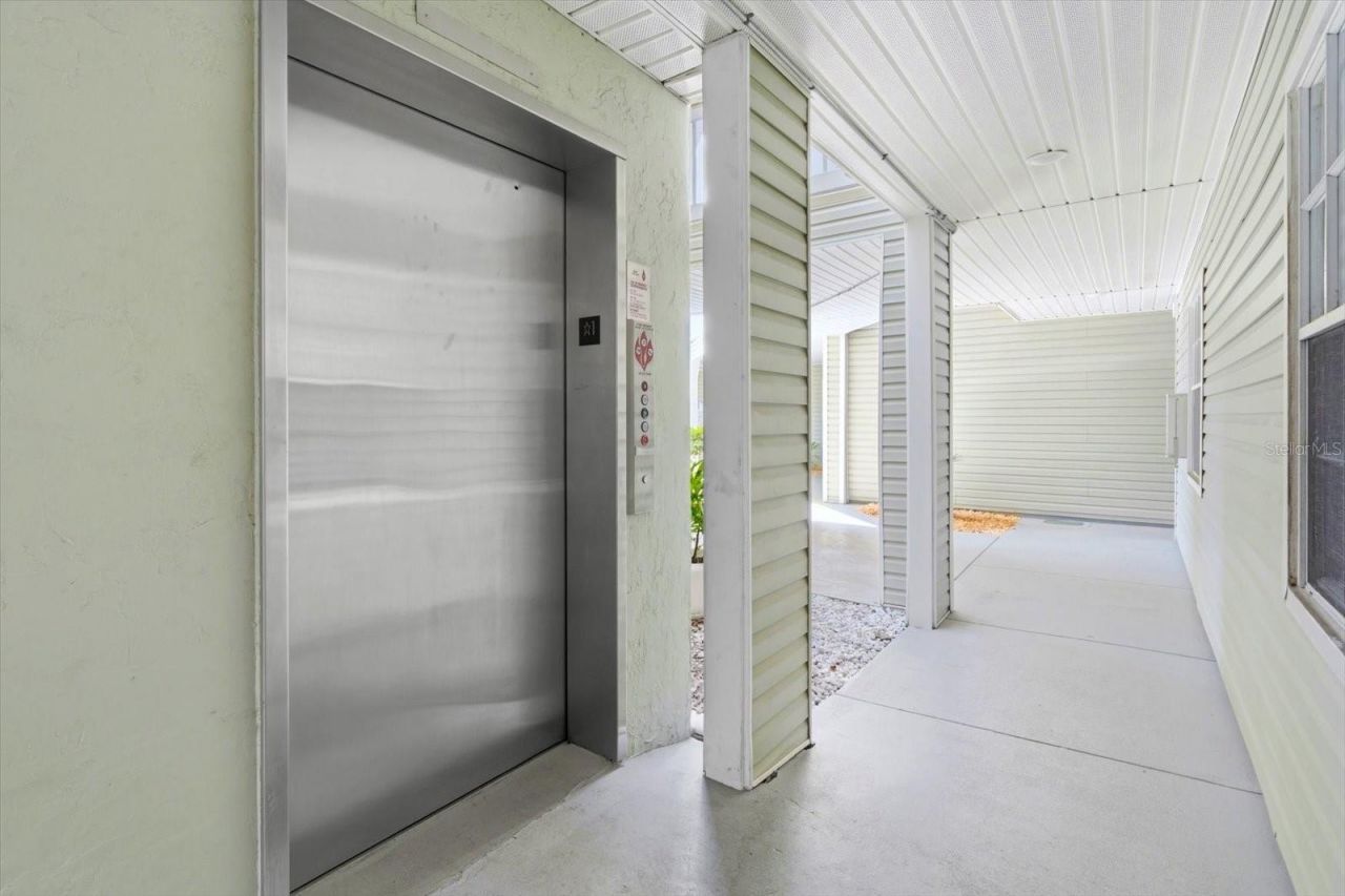 6826 Stones Throw Circle N, Unit 11206, Saint Petersburg, FL 33710 Photo