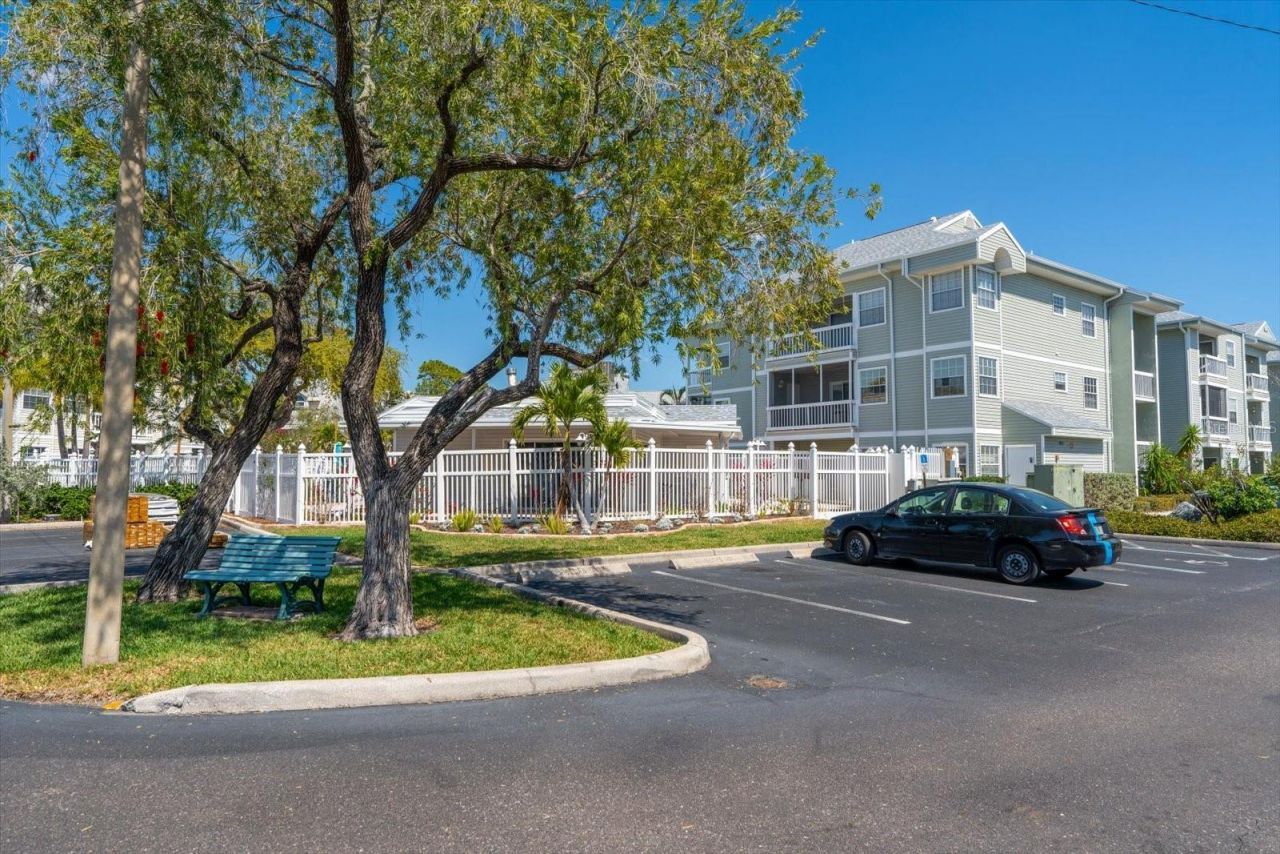 6826 Stones Throw Circle N, Unit 11206, Saint Petersburg, FL 33710 Photo