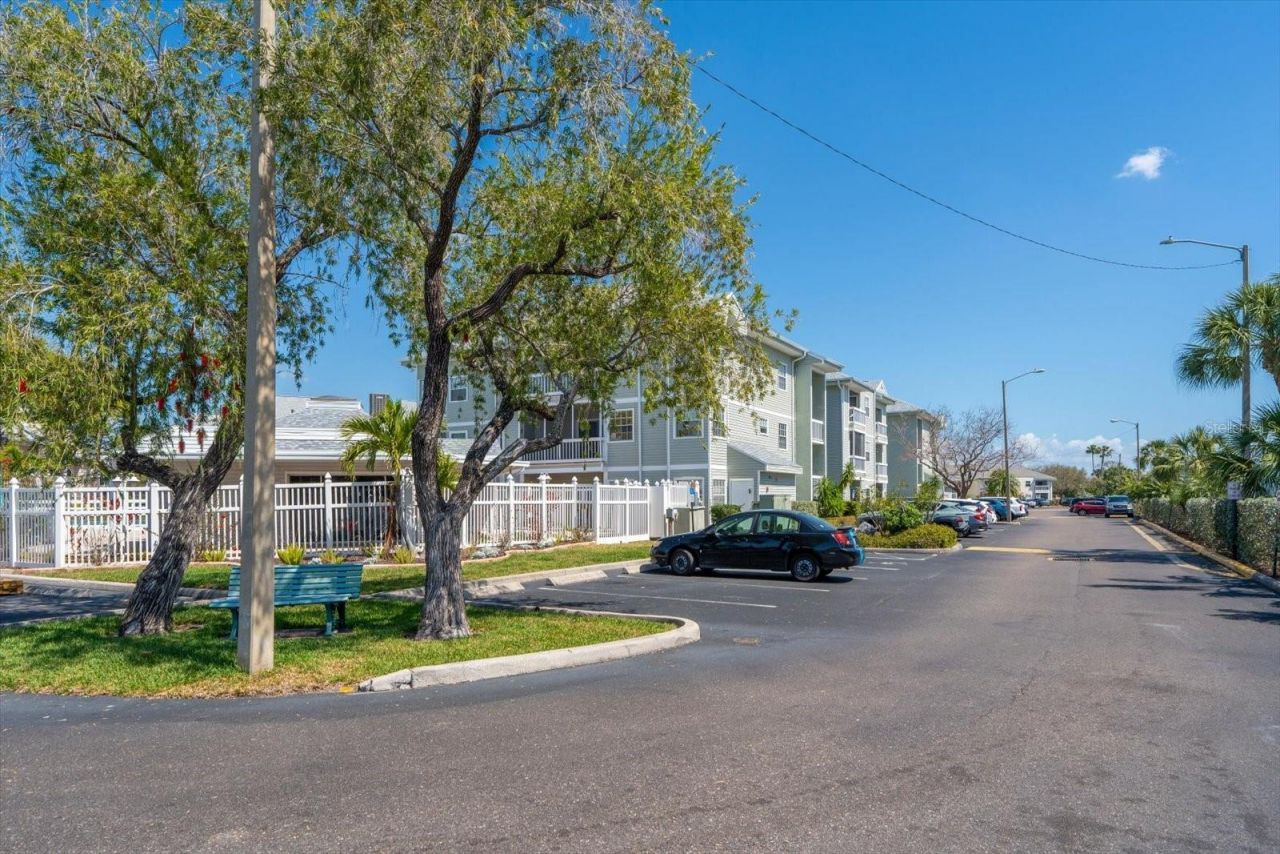 6826 Stones Throw Circle N, Unit 11206, Saint Petersburg, FL 33710 Photo