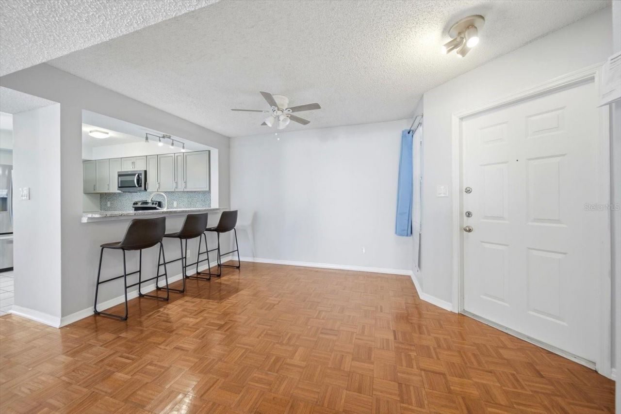 6826 Stones Throw Circle N, Unit 11206, Saint Petersburg, FL 33710 Photo