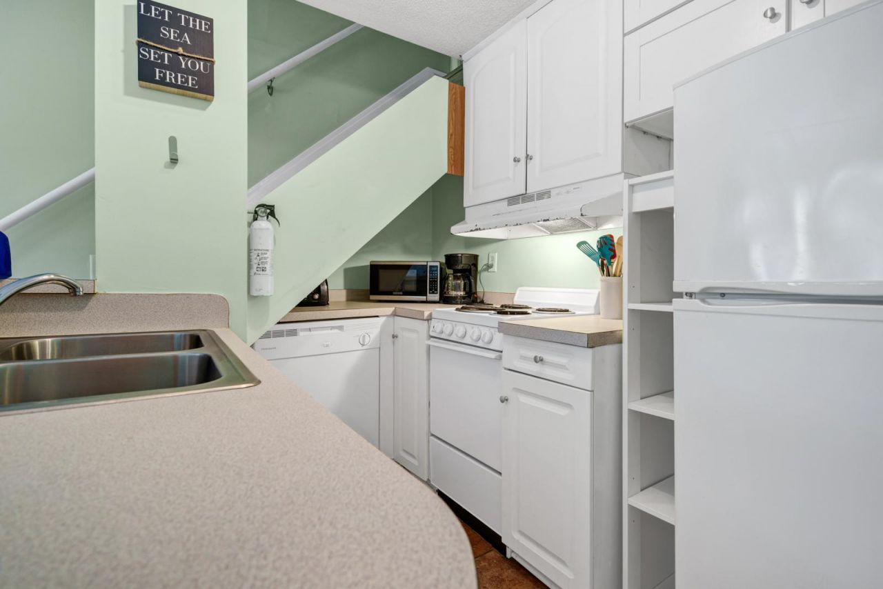 429 Sea Cloud Circle Photo 11