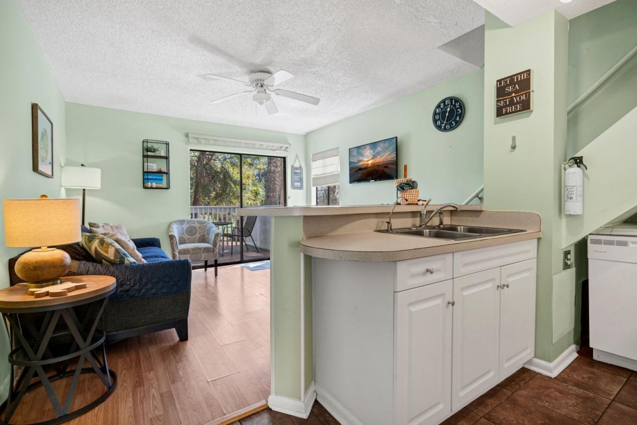 429 Sea Cloud Circle Photo 12