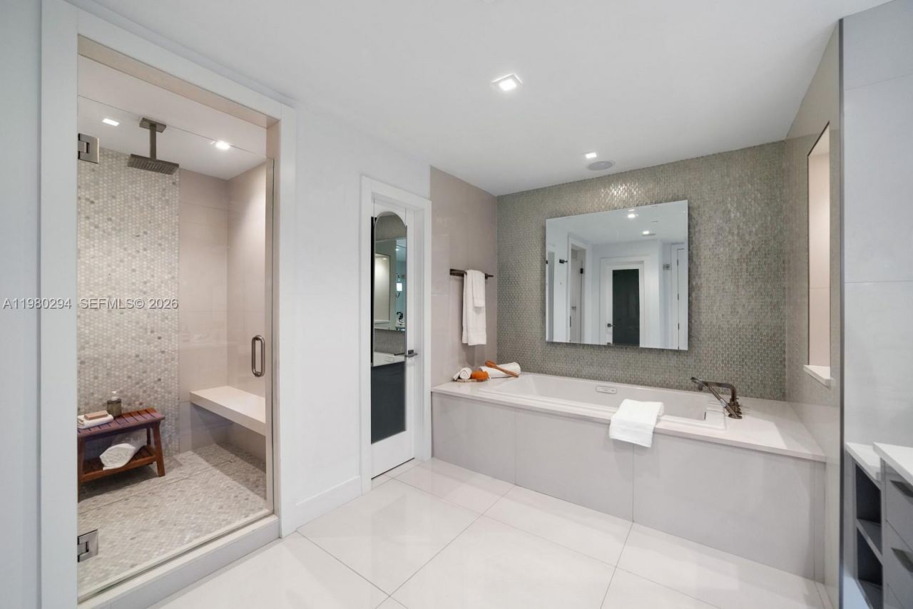 5959 Collins Ave, Unit 1606, Miami Beach, FL 33140 Photo