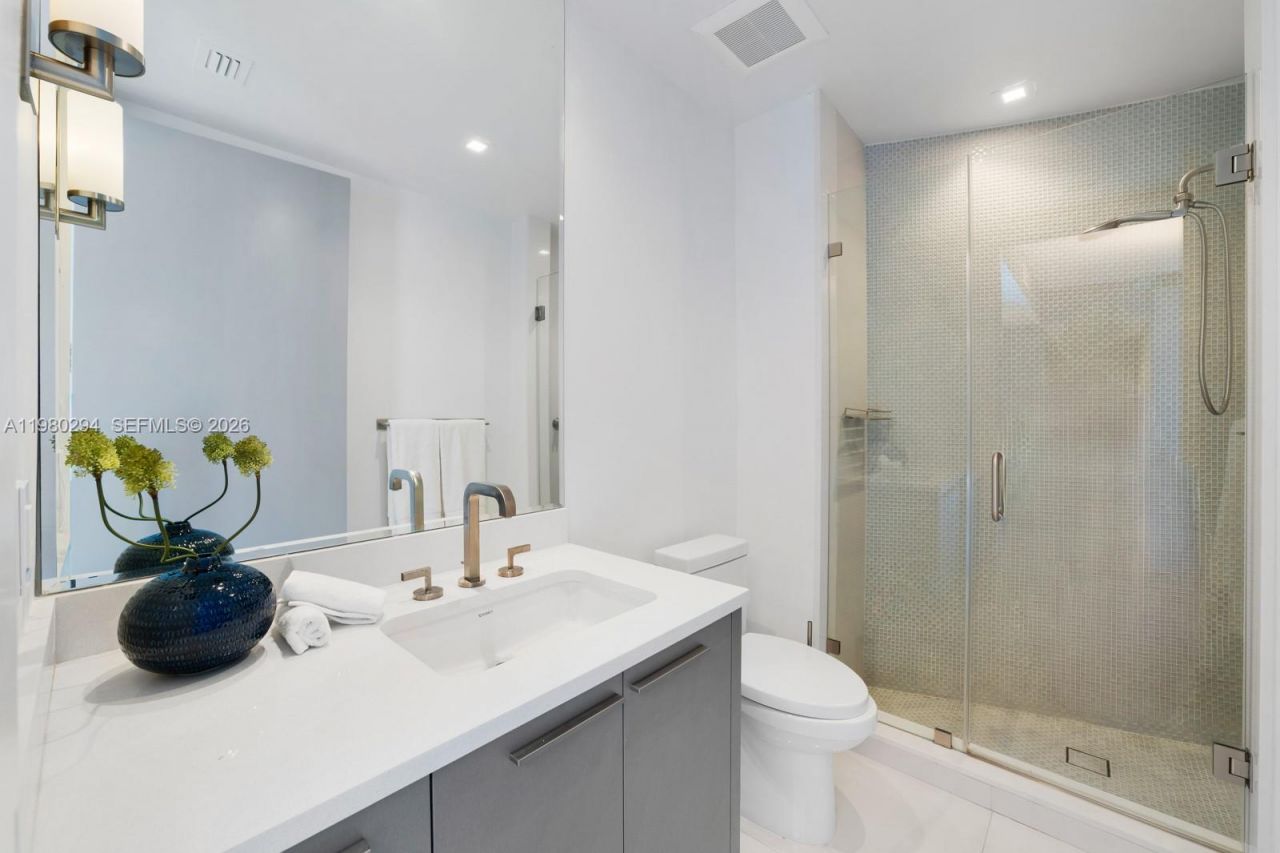 5959 Collins Ave, Unit 1606, Miami Beach, FL 33140 Photo