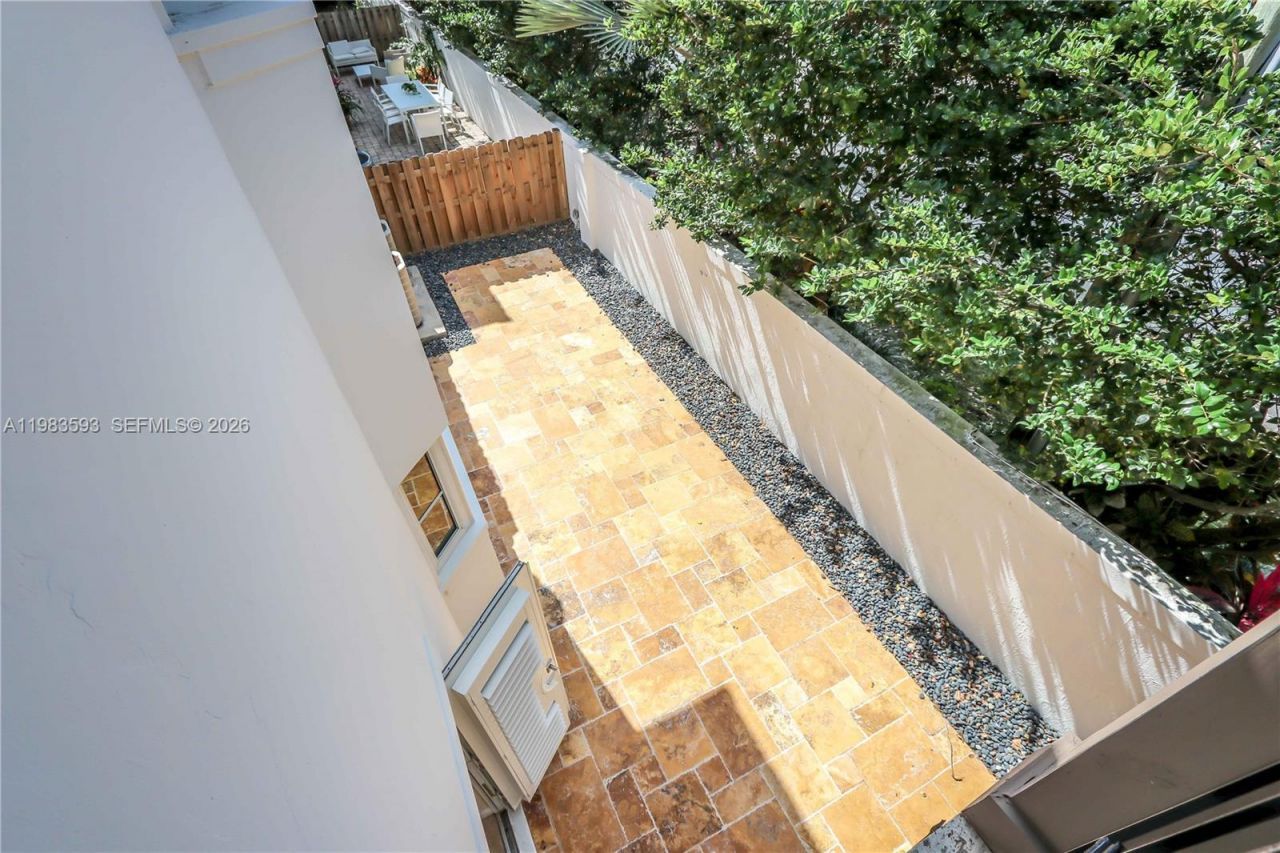 11064 SW 79th Path , Miami, FL 33156 Photo