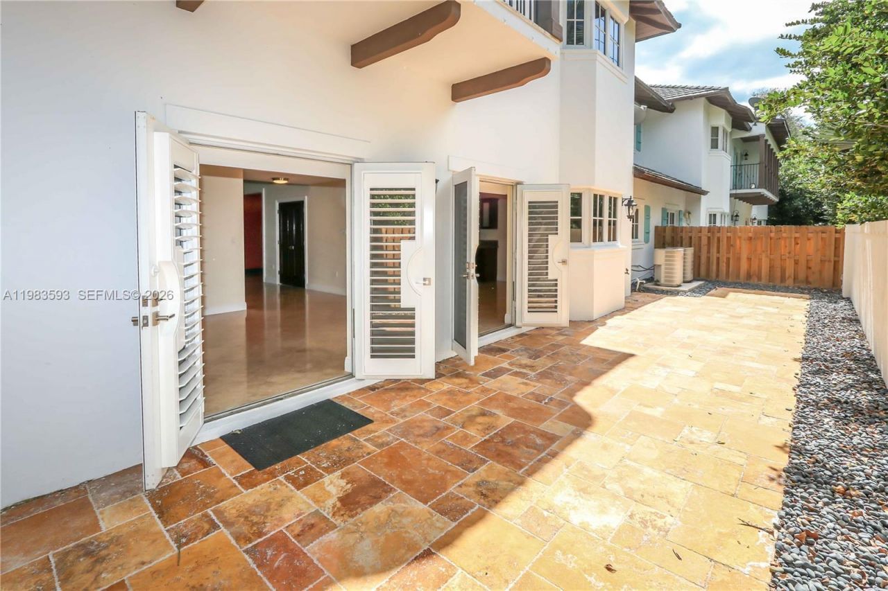 11064 SW 79th Path , Miami, FL 33156 Photo