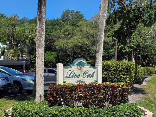 9450 Live Oak Pl, Unit 408, Davie, FL 33324