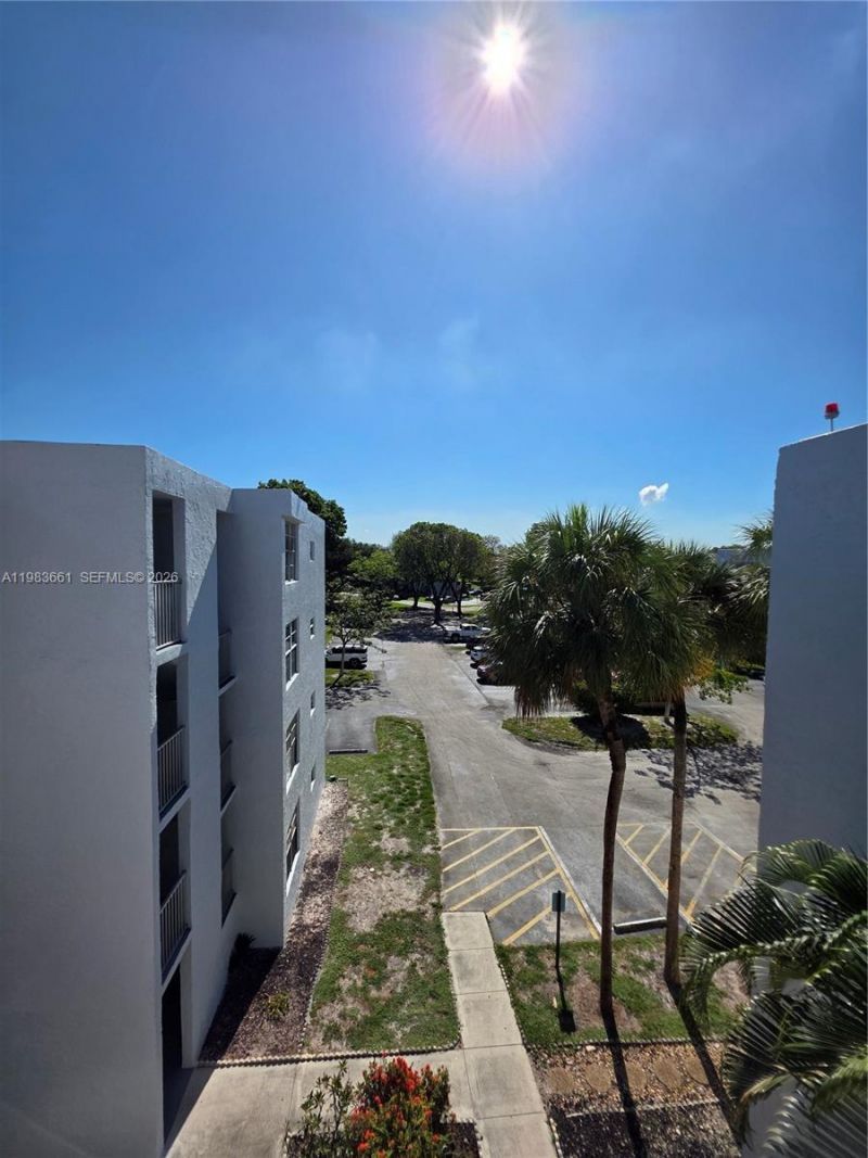 9450 Live Oak Pl, Unit 408, Davie, FL 33324 Photo