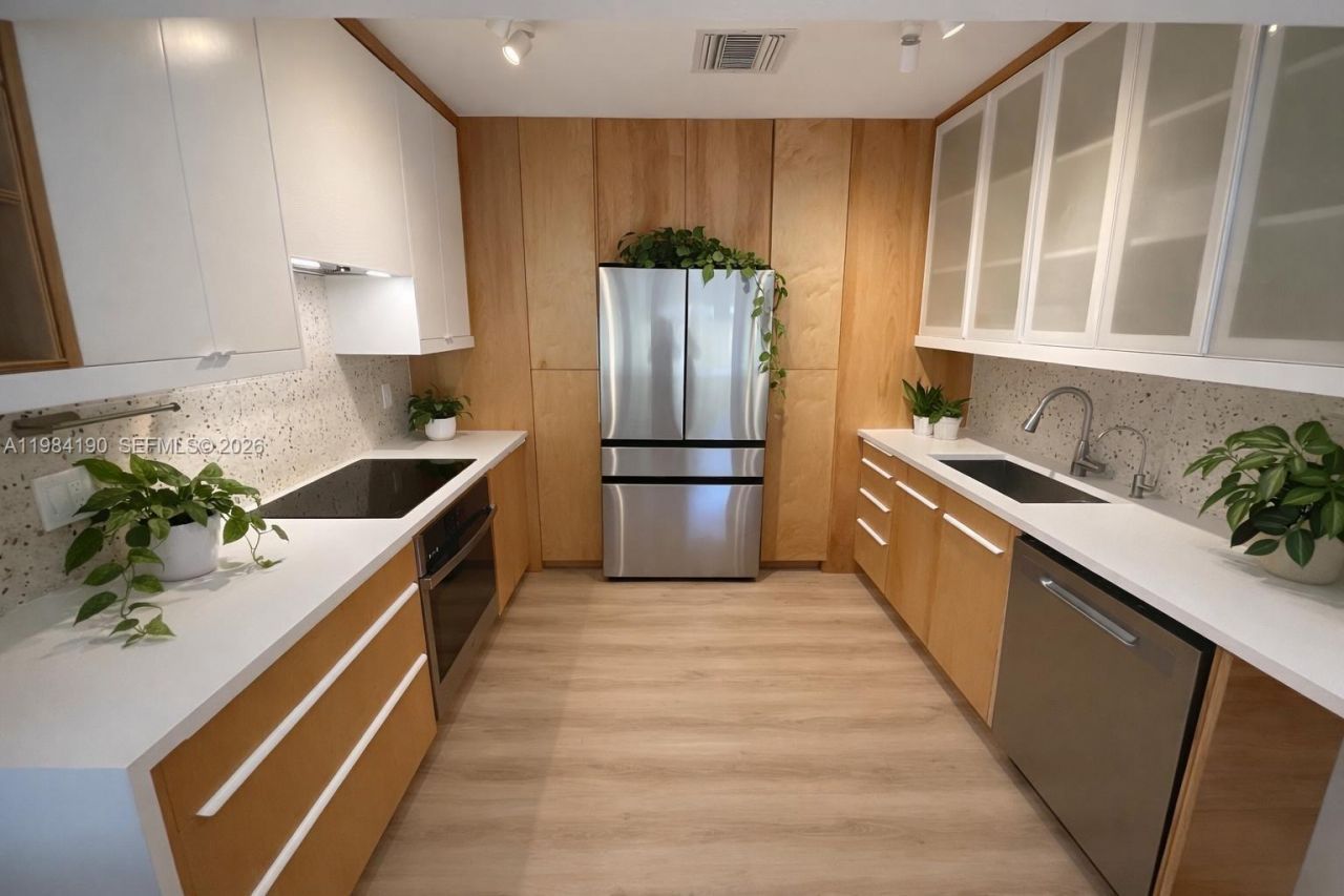 240 Greenwood Dr, Unit 240, Key Biscayne, FL 33149 Photo