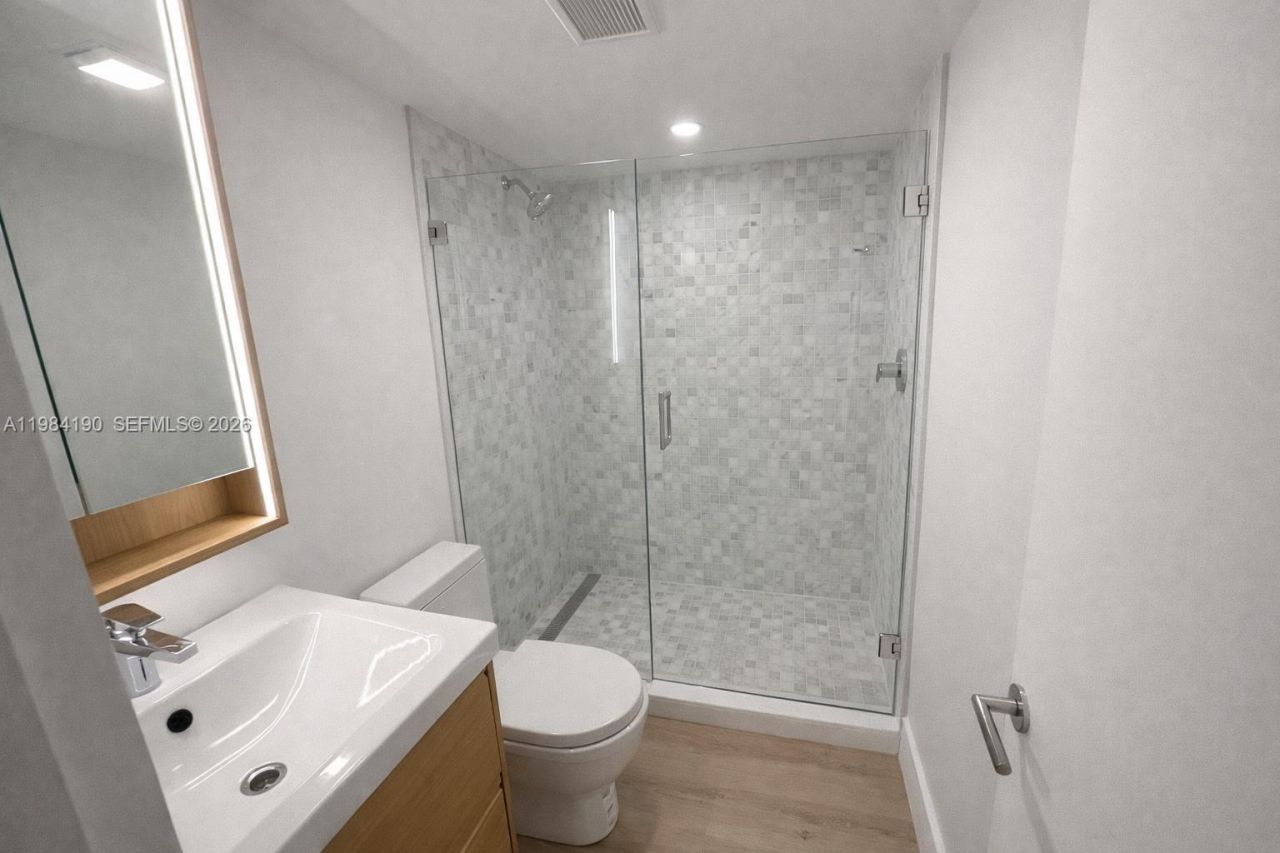 240 Greenwood Dr, Unit 240, Key Biscayne, FL 33149 Photo