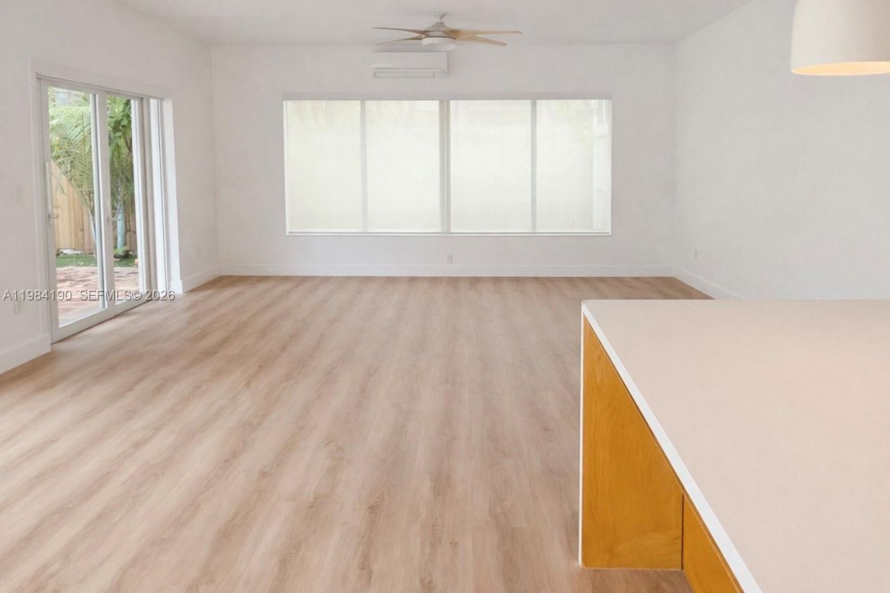 240 Greenwood Dr, Unit 240, Key Biscayne, FL 33149 Photo