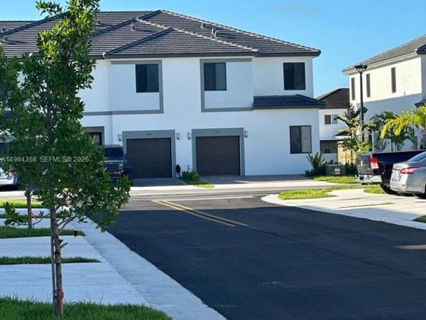 13637 SW 157th Pl , Miami, FL 33196