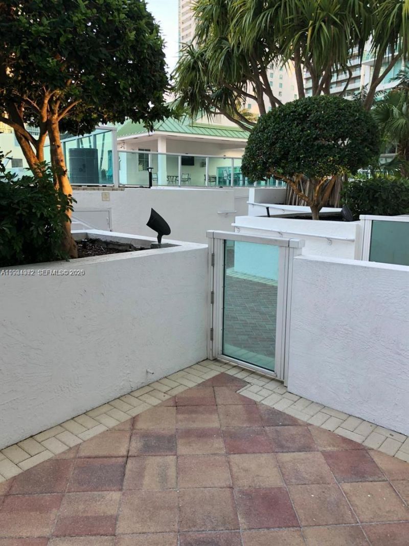 31 SE 5th St, Unit 1106, Miami, FL 33131 Photo