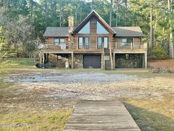 554 N Horsepen Road , Harrells, NC 28444