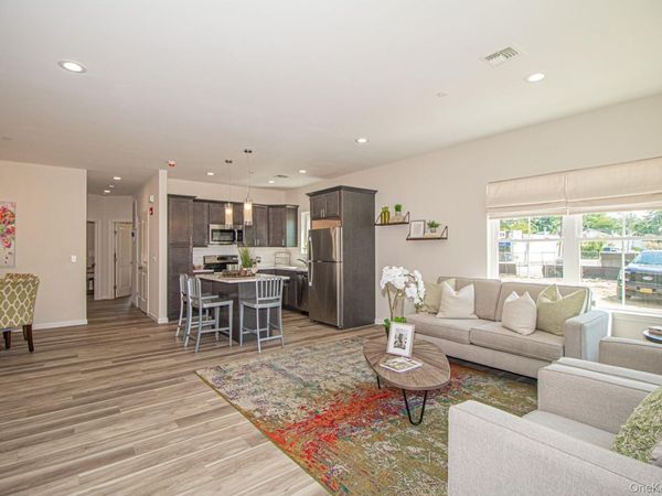 207 Ashley Court Avenue , North Babylon, NY 11703