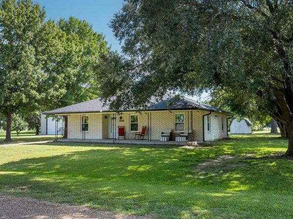 302 Santa Rosa Ranch Road , Unit R, Trinidad, TX 75163