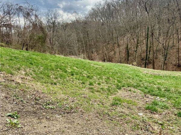 1102 Swan Road, Charleston, WV 25314