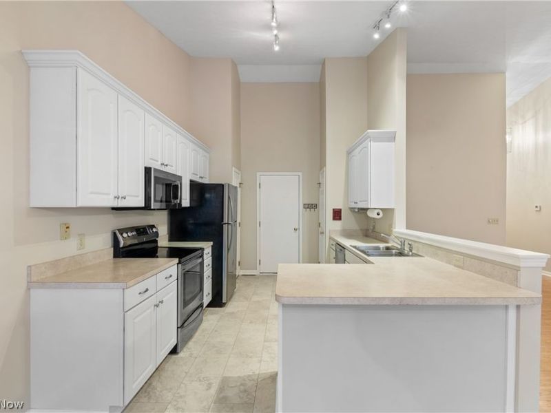 4232 Mayfair Drive, Brunswick, OH 44212 Photo 9