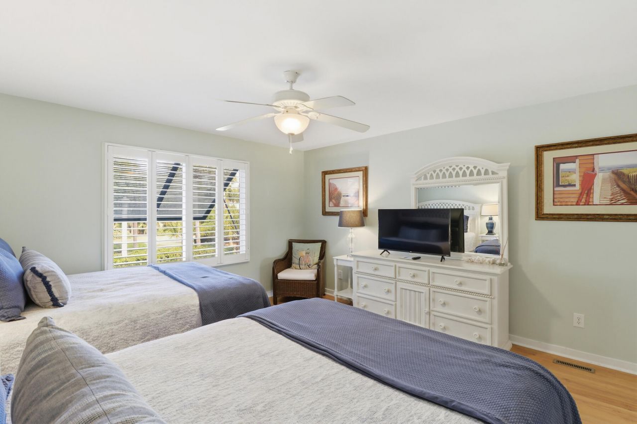 48 Beach Club Villas Photo 17