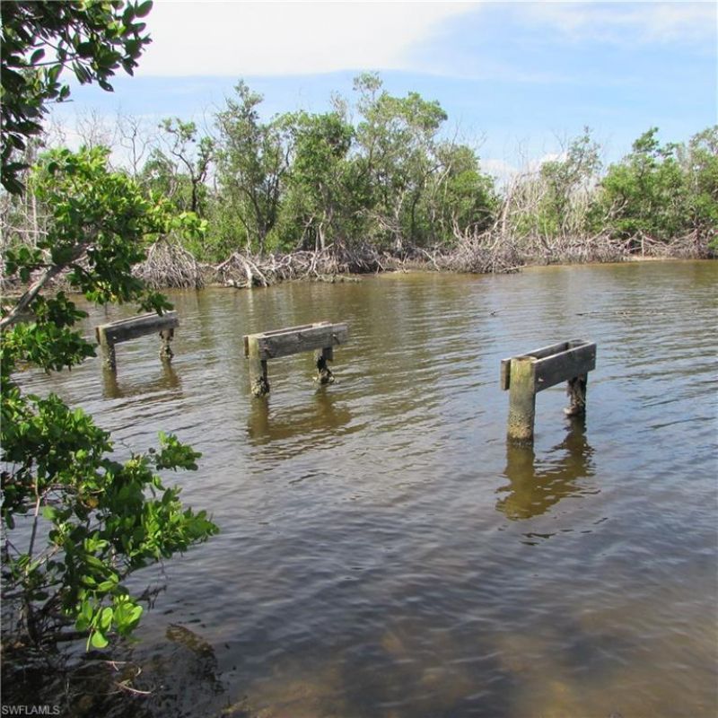 4195 Pine Island Rd Nw, Matlacha, FL 33993 Photo